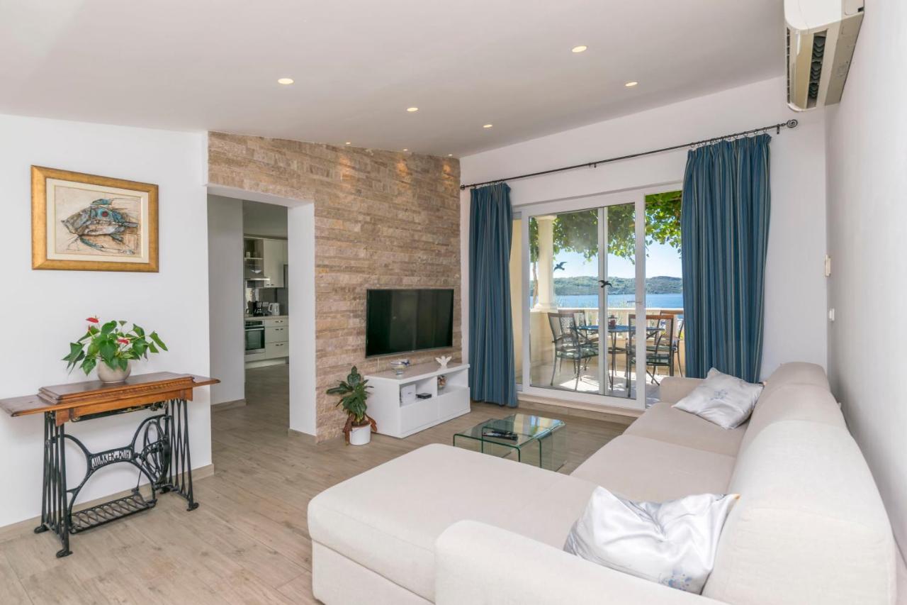Apartments Maja Trogir Bagian luar foto