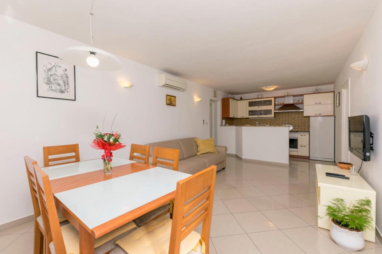 Apartments Maja Trogir Bagian luar foto